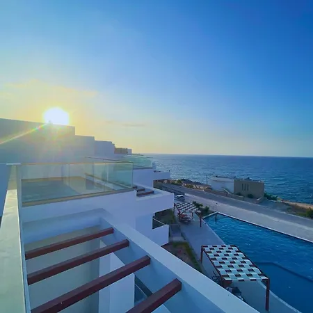 Azure Pearl Oceanfront Loft Spacious Rooftop Terrace Pool Agios Nikolaos (Famagusta)