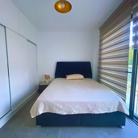 Azure Pearl Oceanfront Loft Spacious Rooftop Terrace Pool Διαμέρισμα *