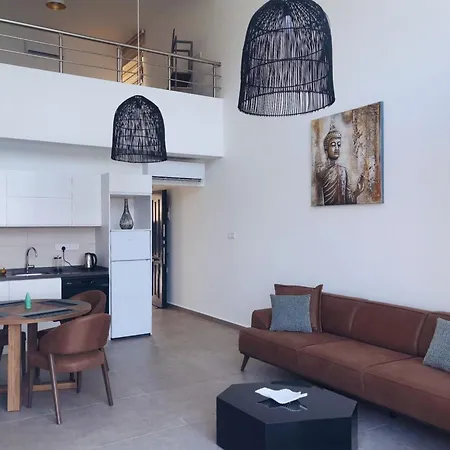 Apartment Azure Pearl Oceanfront Loft Spacious Rooftop Terrace Pool Agios Nikolaos (Famagusta)