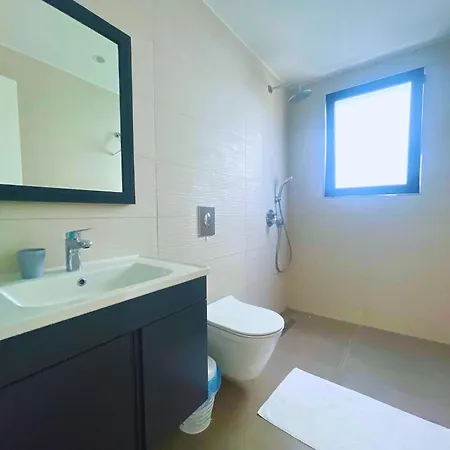 Azure Pearl Oceanfront Loft Spacious Rooftop Terrace Pool Apartman