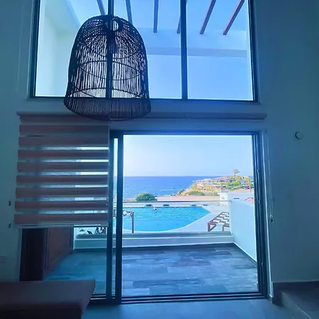 Azure Pearl Oceanfront Loft Spacious Rooftop Terrace Pool