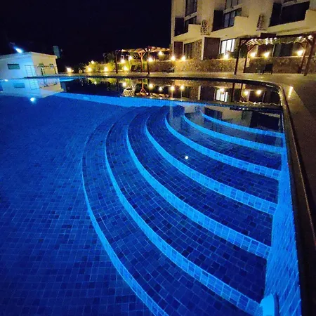 Azure Pearl Oceanfront Loft Spacious Rooftop Terrace Pool Apartman Ájosz Nikólaosz