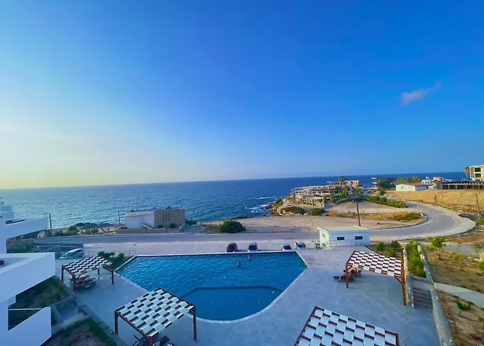 Azure Pearl Oceanfront Loft Spacious Rooftop Terrace Pool Apartmán *
