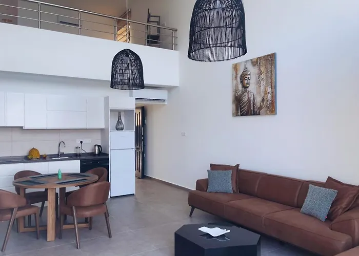 Apartmán Azure Pearl Oceanfront Loft Spacious Rooftop Terrace Pool Agios Nikolaos (Famagusta)