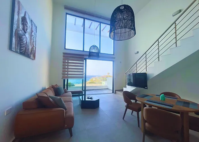 Azure Pearl Oceanfront Loft Spacious Rooftop Terrace Pool *