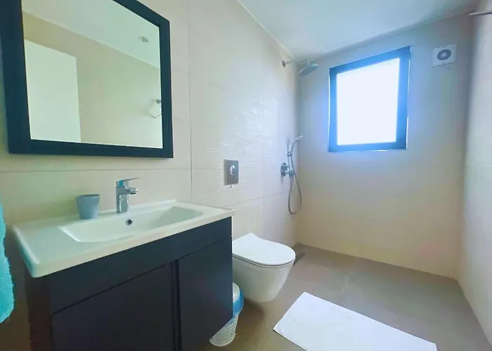 Azure Pearl Oceanfront Loft Spacious Rooftop Terrace Pool Apartmán