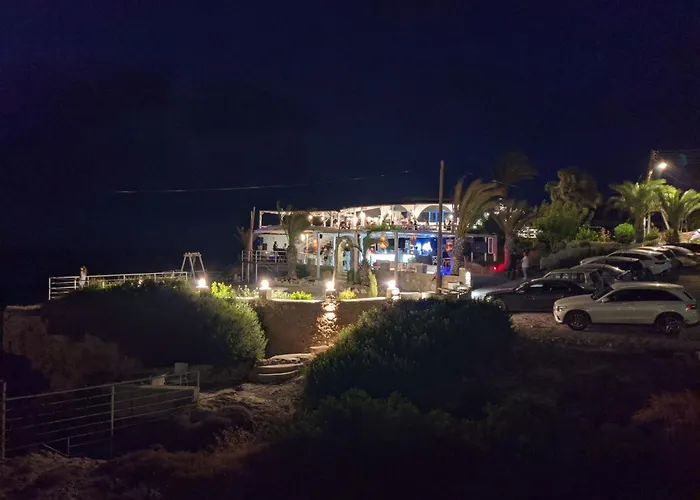 Azure Pearl Oceanfront Loft Spacious Rooftop Terrace Pool Agios Nikolaos (Famagusta)